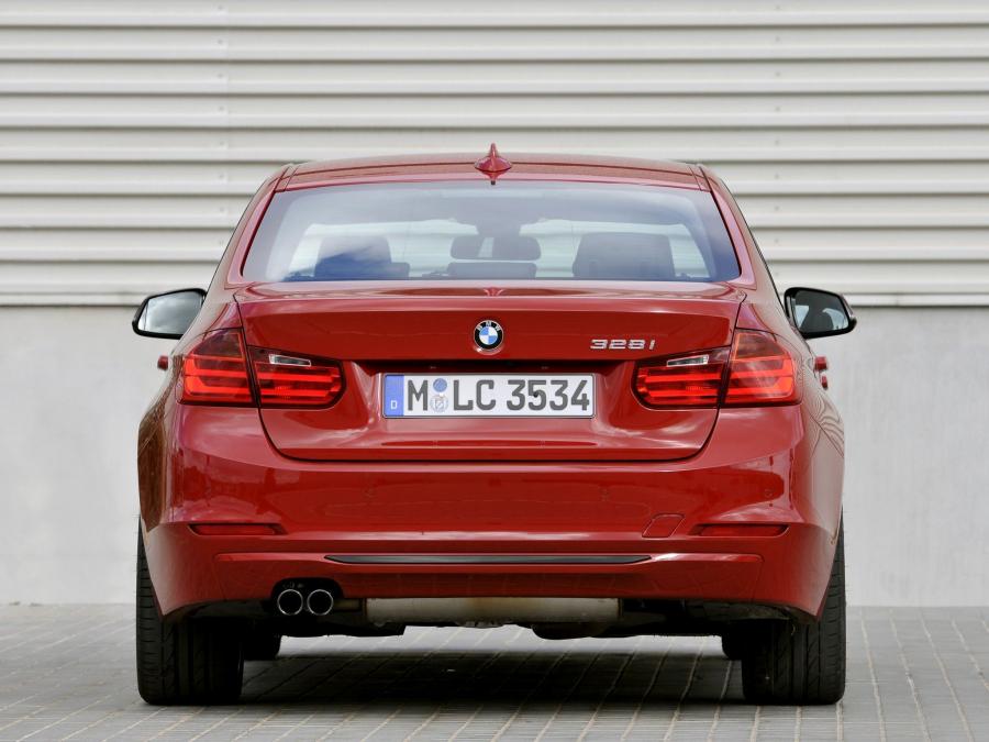  BMW 328i Sedan Sport Line 2012 года  (фото 5 из 16)
